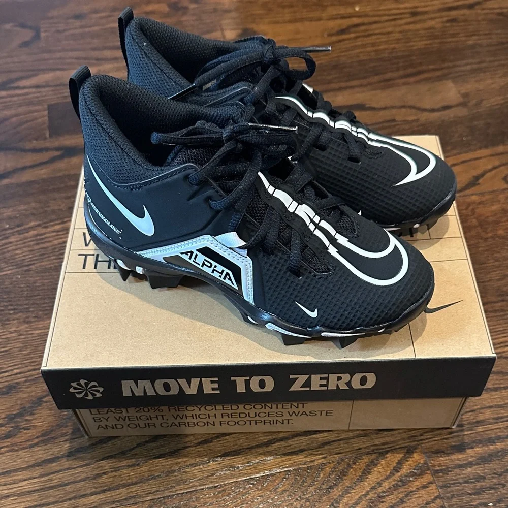 Nike Kids Black and White cleats - Picture 1 of 5